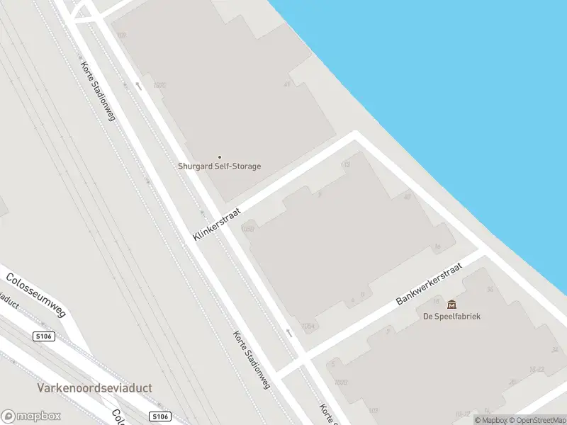 Brandweer met grote spoed naar de Klinkerstraat in Rotterdam vanwege stankoverlast