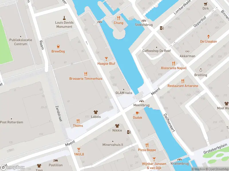 Ambulance met gepaste spoed naar de Haagseveer in Rotterdam