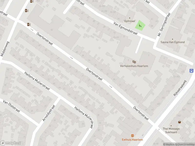 Ambulance met gepaste spoed naar de Van Egmondstraat in Haarlem