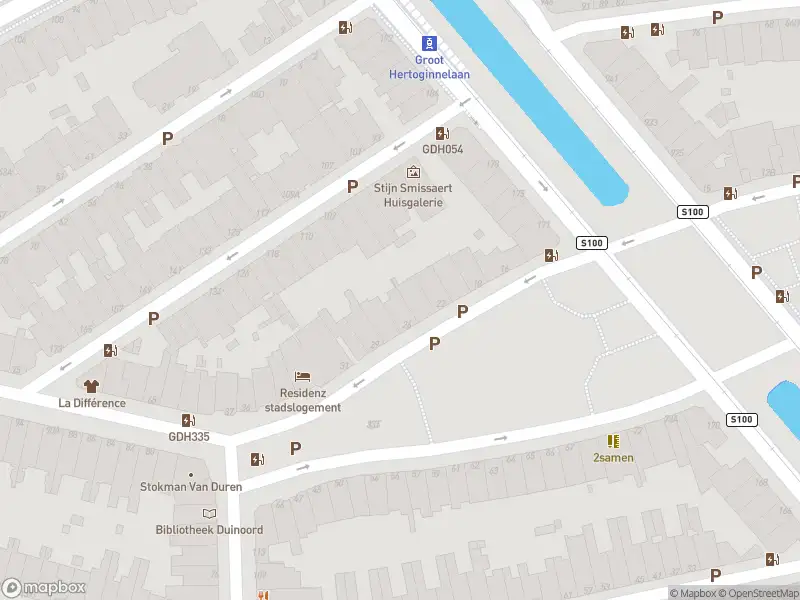 Ambulance met grote spoed naar de Obrechtstraat in 's-Gravenhage