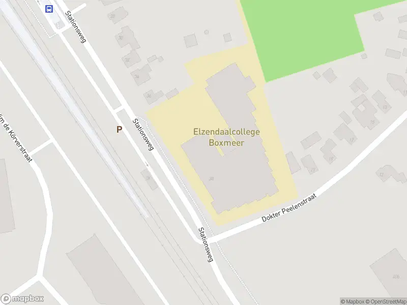 Brandweer met gepaste spoed naar de Stationsweg in Boxmeer vanwege een liftopsluiting