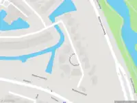 Ambulance met grote spoed naar de Van Leeuwenhoekhof in Ridderkerk