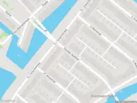 Brandweer met grote spoed naar de Eeuwige Jeugdlaan in Amsterdam vanwege gebouwbrand