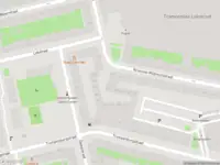 Ambulance met gepaste spoed naar de Waverstraat in Amsterdam