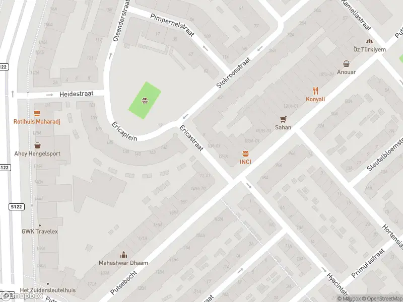 Ambulance met grote spoed naar de Ericastraat in Rotterdam