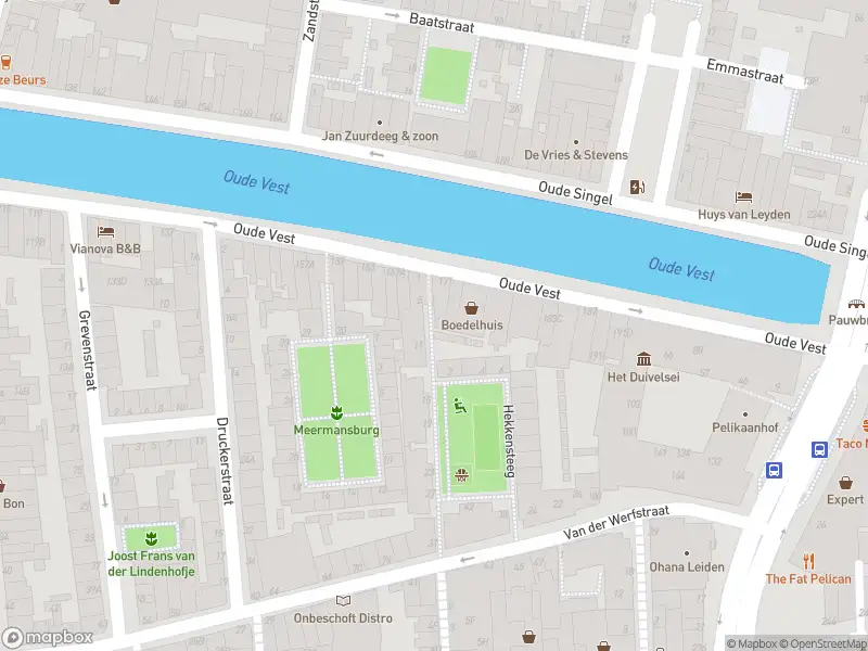 Ambulance met gepaste spoed naar de Hekkensteeg in Leiden