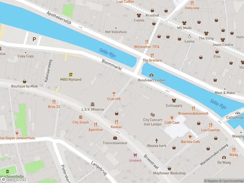 Ambulance met grote spoed naar de Vrouwensteeg in Leiden