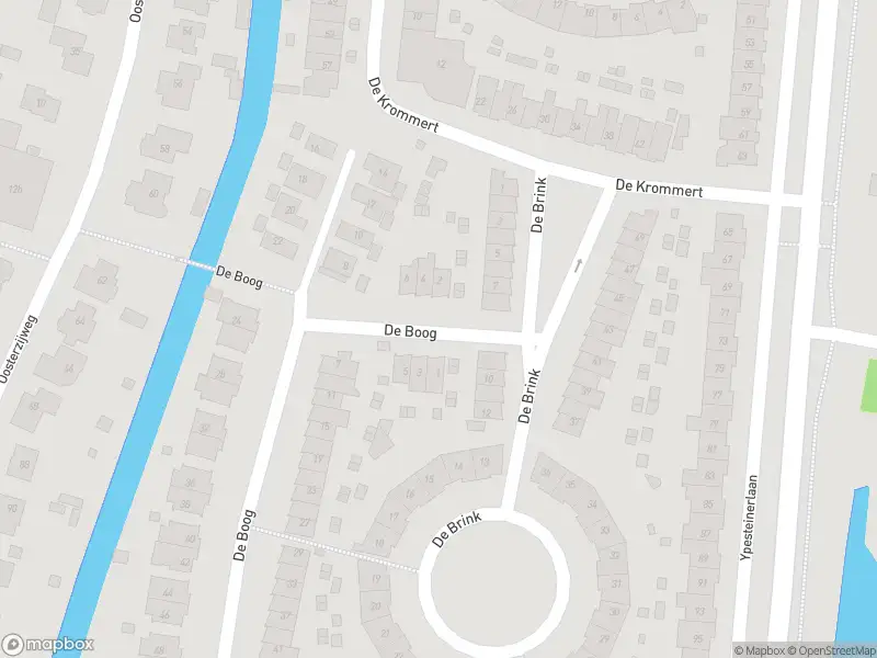 Ambulance met grote spoed naar de De Boog in Heiloo