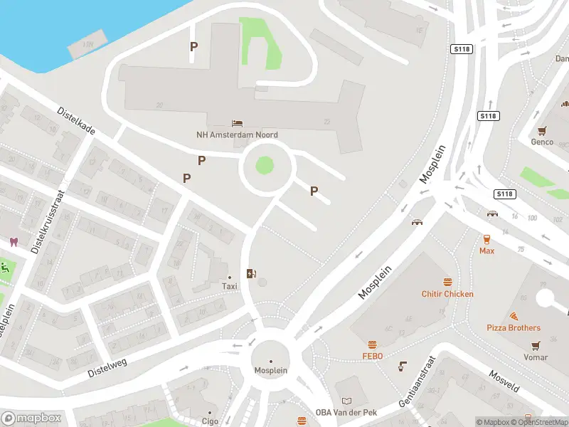 Ambulance met grote spoed naar de Latherusstraat in Amsterdam