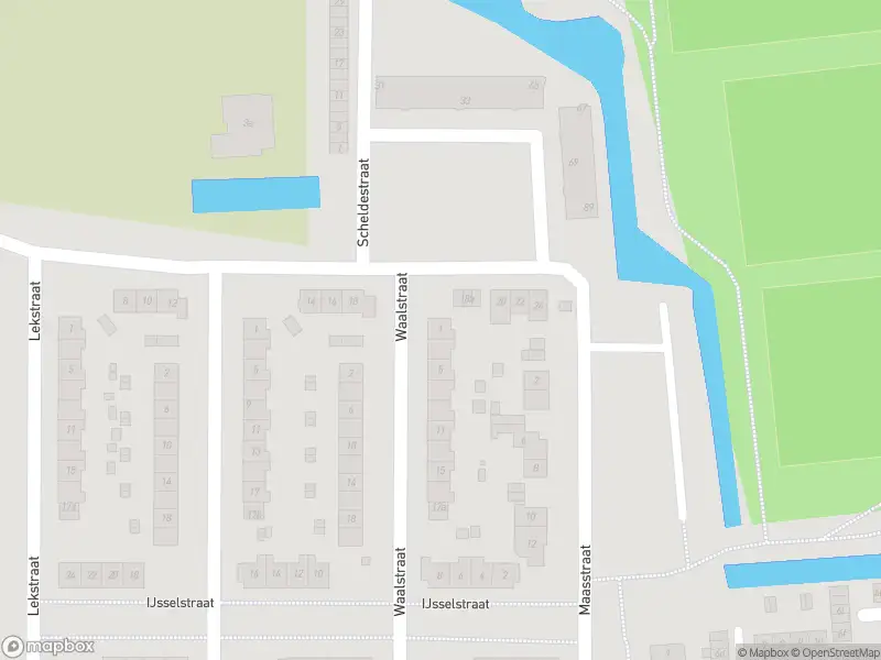 Ambulance met gepaste spoed naar de Waalstraat in Barendrecht