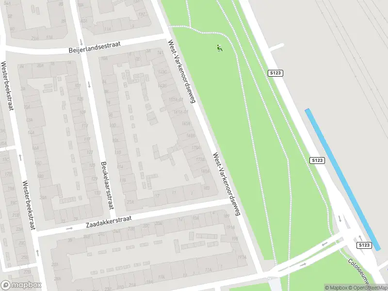 Ambulance met gepaste spoed naar de West-Varkenoordseweg in Rotterdam