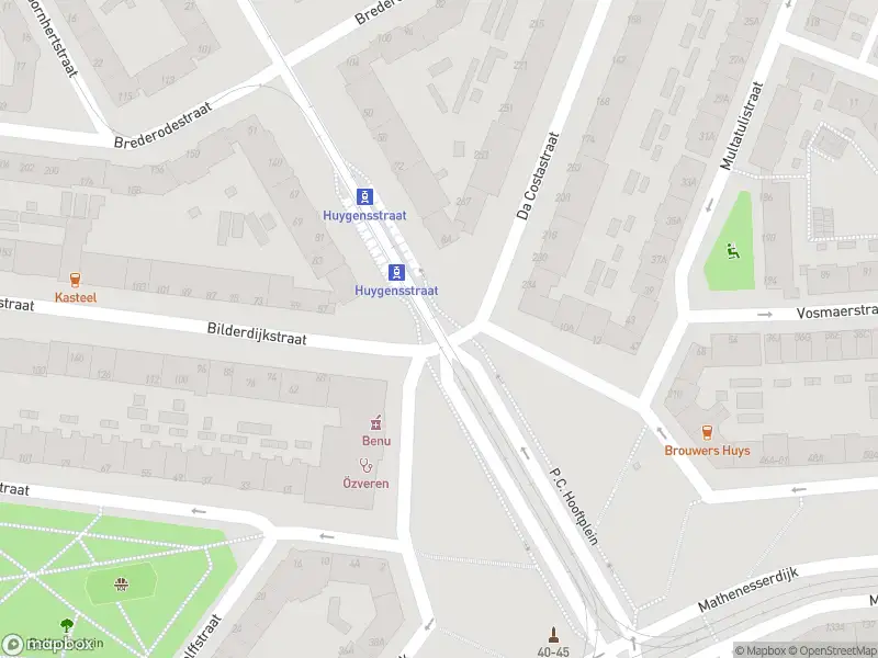 Ambulance met grote spoed naar de P.C.Hooftplein in Rotterdam