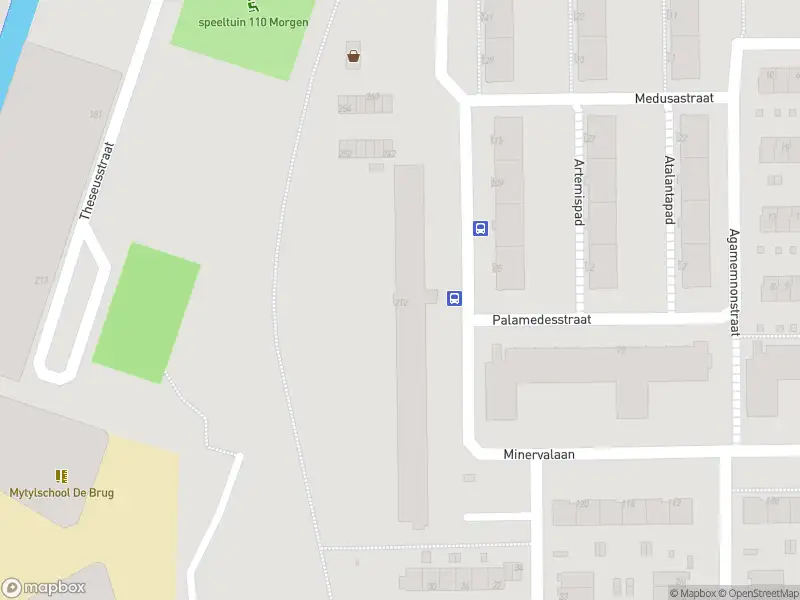 Ambulance met gepaste spoed naar de Achillesstraat in Rotterdam