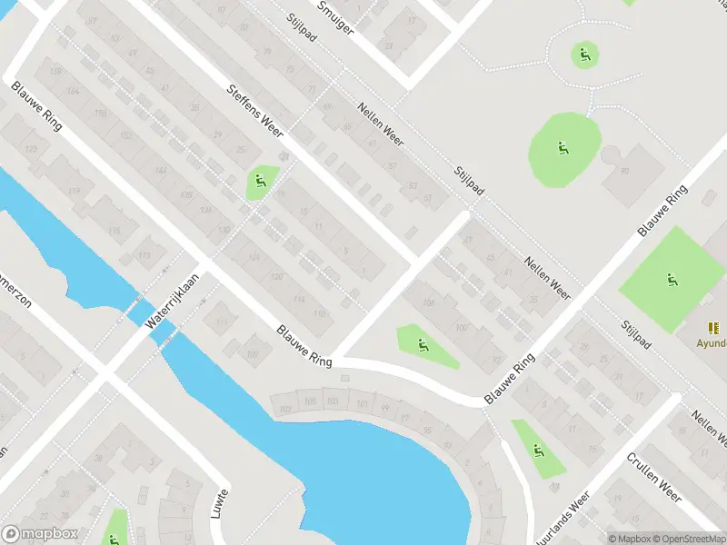 Ambulance met grote spoed naar de Steffens Weer in Assendelft