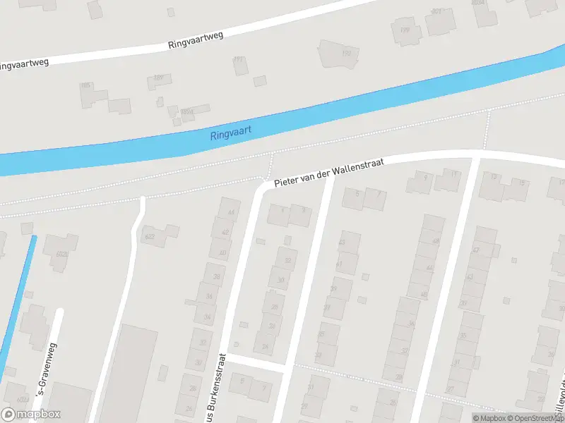 Ambulance met gepaste spoed naar de Pieter van der Wallenstraat in Rotterdam