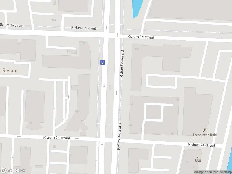 Ambulance met grote spoed naar de Rivium Boulevard in Capelle aan den IJssel