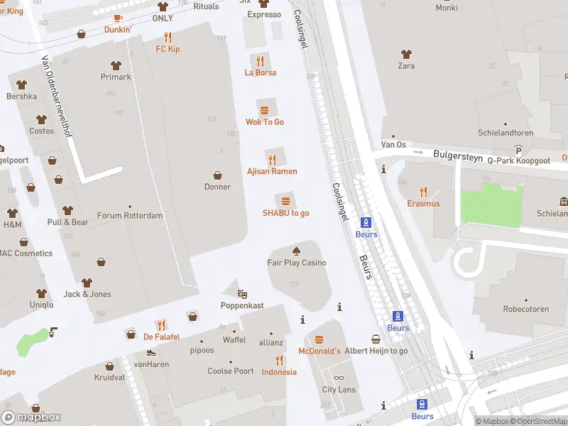 Ambulance met gepaste spoed naar de Coolsingel in Rotterdam