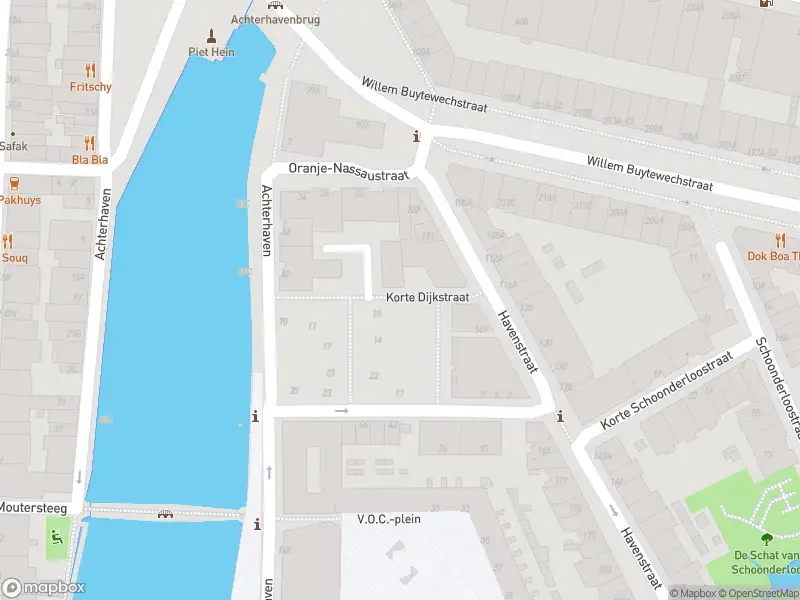 Ambulance met grote spoed naar de Korte Dijkstraat in Rotterdam