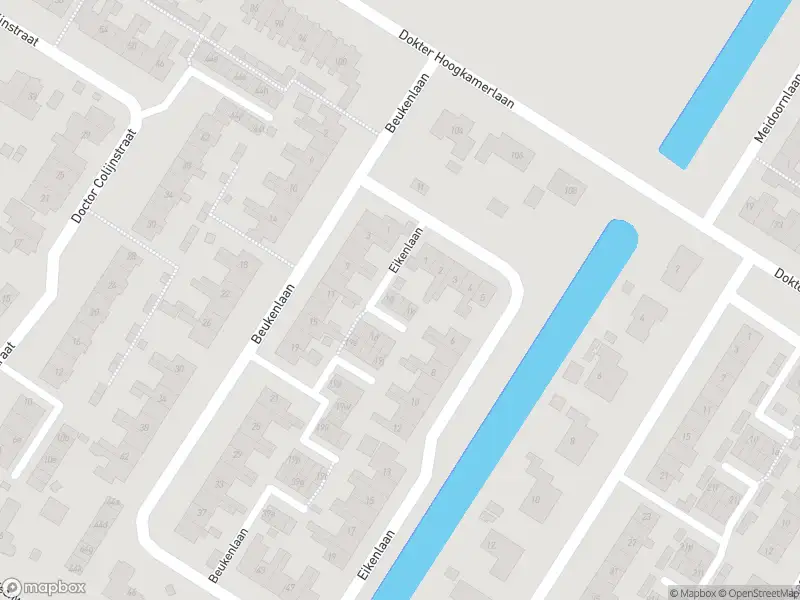 Ambulance met grote spoed naar de Eikenlaan in Middenmeer