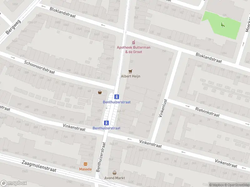 Ambulance met grote spoed naar de Benthuizerstraat in Rotterdam