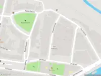 Ambulance met gepaste spoed naar de Phoenixstraat in Haarlem