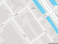 Ambulance met grote spoed naar de Essebaan in Capelle aan den IJssel