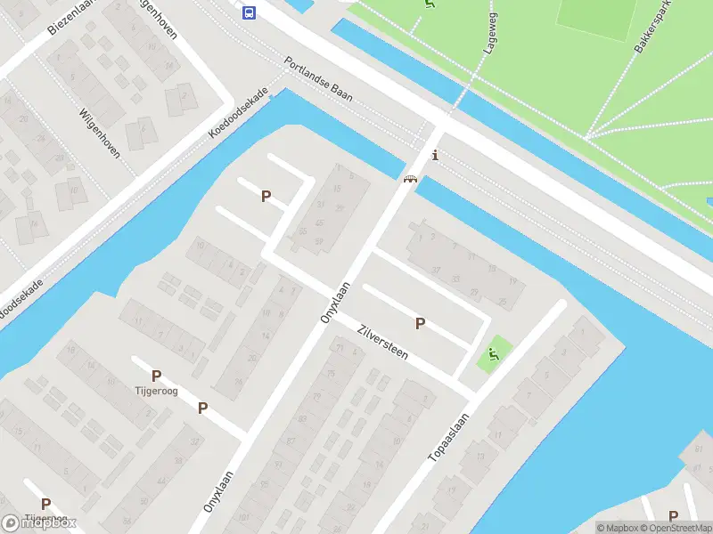 Ambulance met grote spoed naar de Onyxlaan in Rhoon