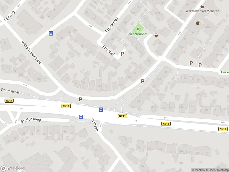 Ambulance met grote spoed naar de Emmaplein in Monster