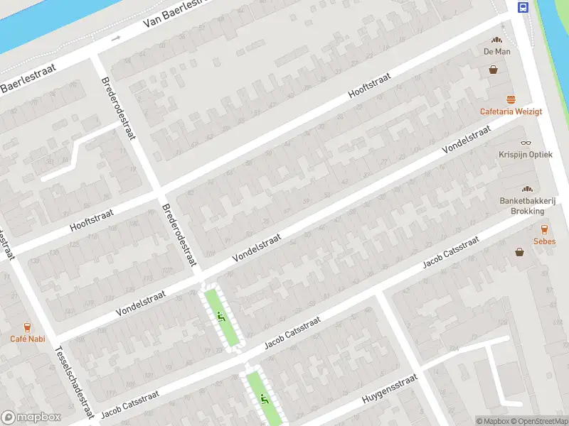 Ambulance met grote spoed naar de Vondelstraat in Dordrecht