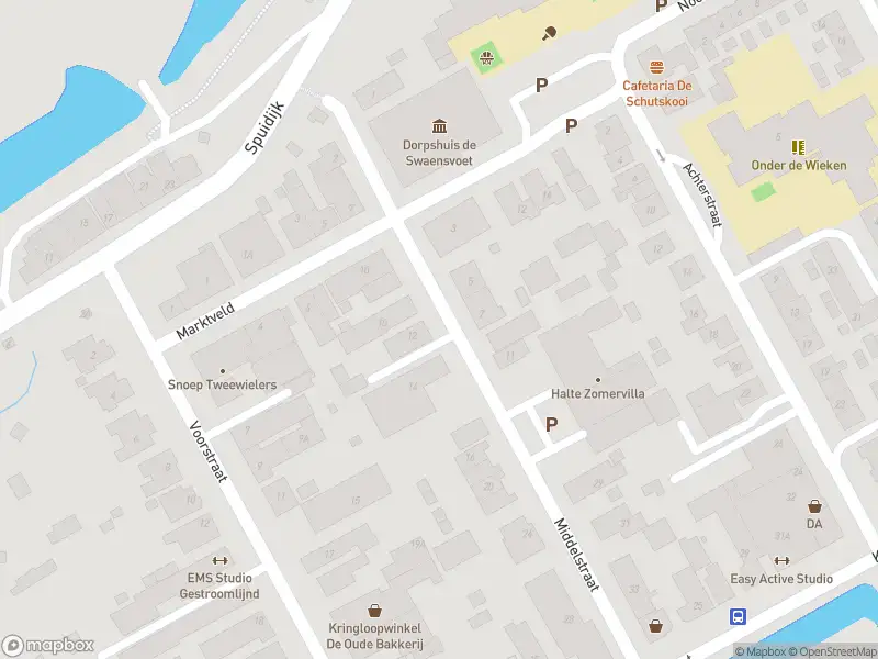 Ambulance met gepaste spoed naar de Middelstraat in Nieuw-Beijerland