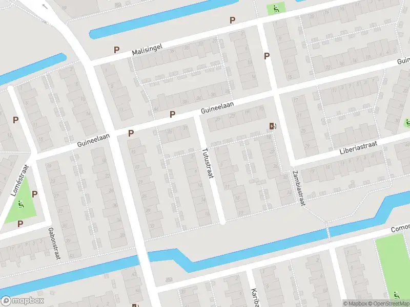 Ambulance met grote spoed naar de Tutustraat in Delft