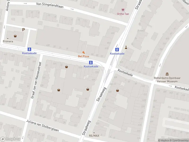 Ambulance met gepaste spoed naar de Kleiweg in Rotterdam