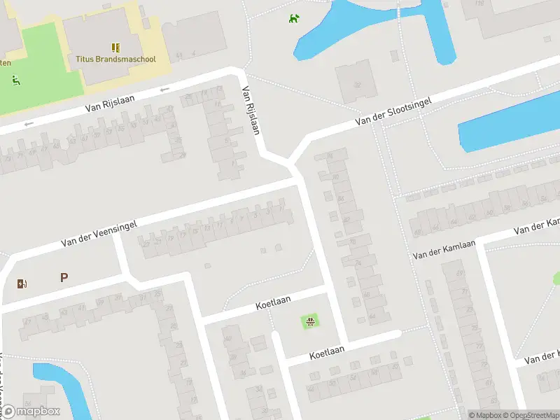 Ambulance met grote spoed naar de Van der Veensingel in Delft