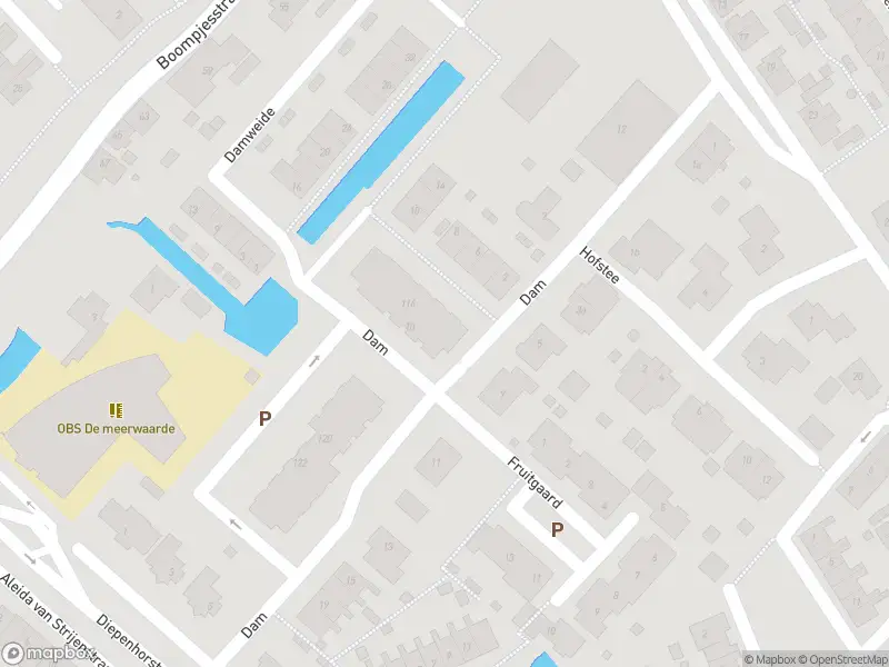 Ambulance met grote spoed naar de Dam in Strijen