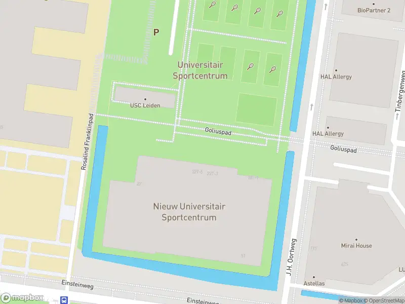 Ambulance met gepaste spoed naar de Einsteinweg in Leiden