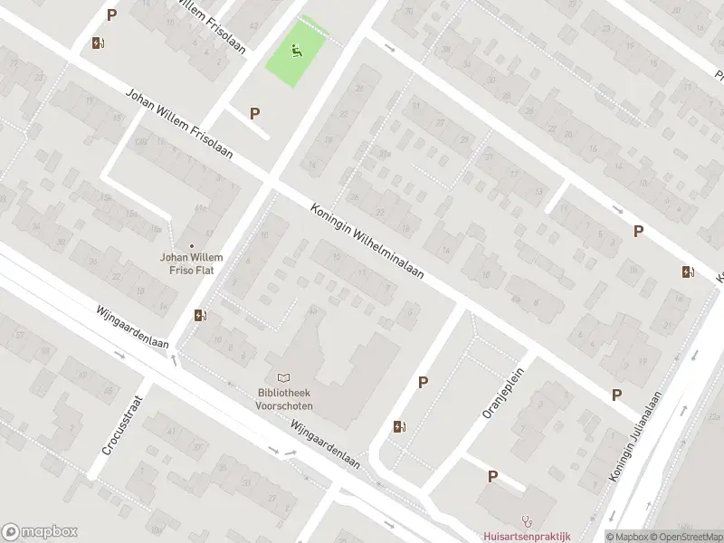 Ambulance met grote spoed naar de Schoolstraat in Voorschoten