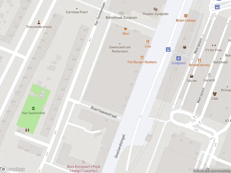 Ambulance met gepaste spoed naar de Boerhaavestraat in Rotterdam