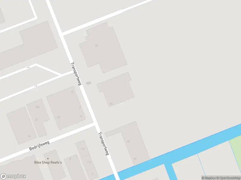 Brandweer met gepaste spoed naar de Transportweg in Nieuwkoop vanwege gebouwbrand