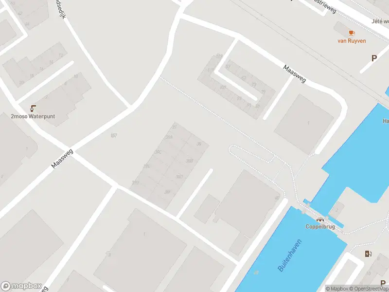 Ambulance met grote spoed naar de Maasweg in Maassluis