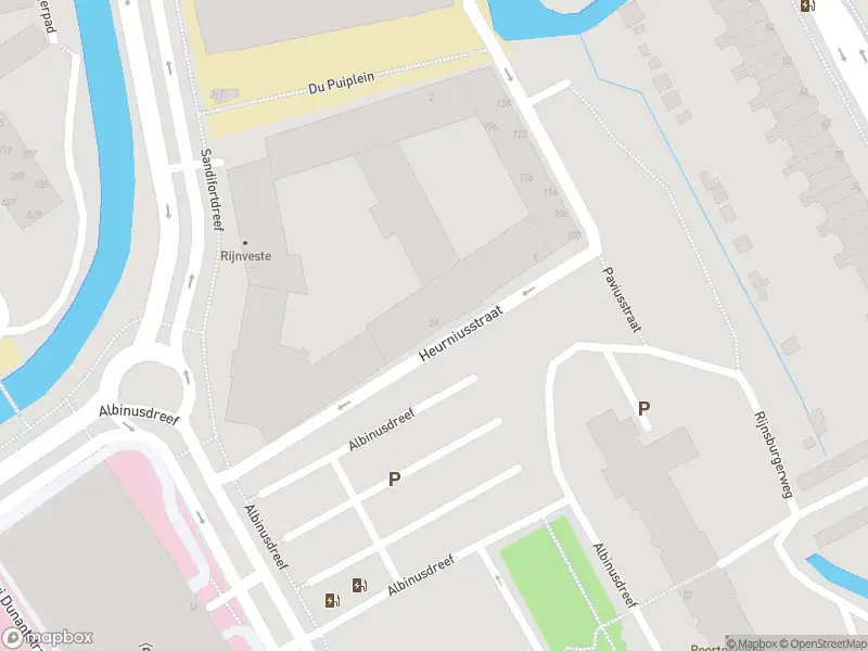 Ambulance met gepaste spoed naar de Heurniusstraat in Leiden