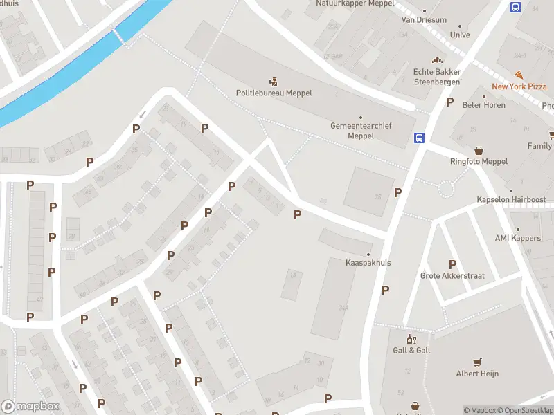 Politie met grote spoed naar de L. Hagedoornstraat in Meppel vanwege personen te water