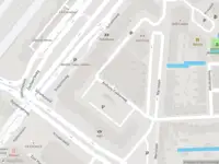 Ambulance met gepaste spoed naar de Marislaan in Leiden