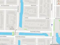 Ambulance met grote spoed naar de Graaf Aelbrechtlaan in Amstelveen