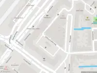 Ambulance met grote spoed naar de Marislaan in Leiden