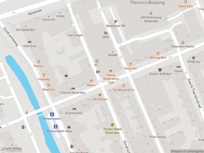 Ambulance met gepaste spoed naar de Witte de Withstraat in Rotterdam