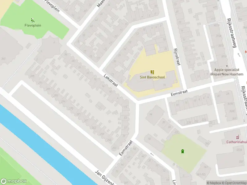 Ambulance met gepaste spoed naar de Lekstraat in Haarlem