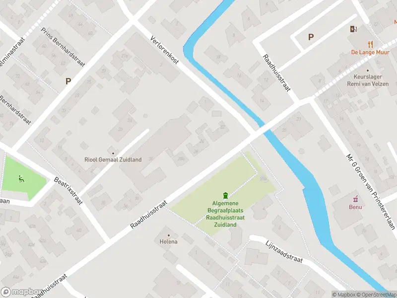 Ambulance met grote spoed naar de Raadhuisstraat in Zuidland