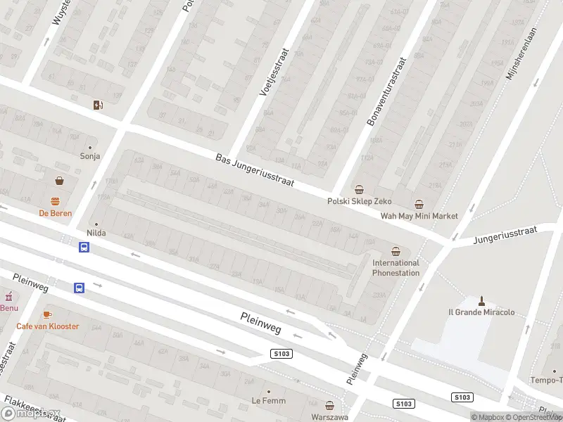 Ambulance met gepaste spoed naar de Bas Jungeriusstraat in Rotterdam