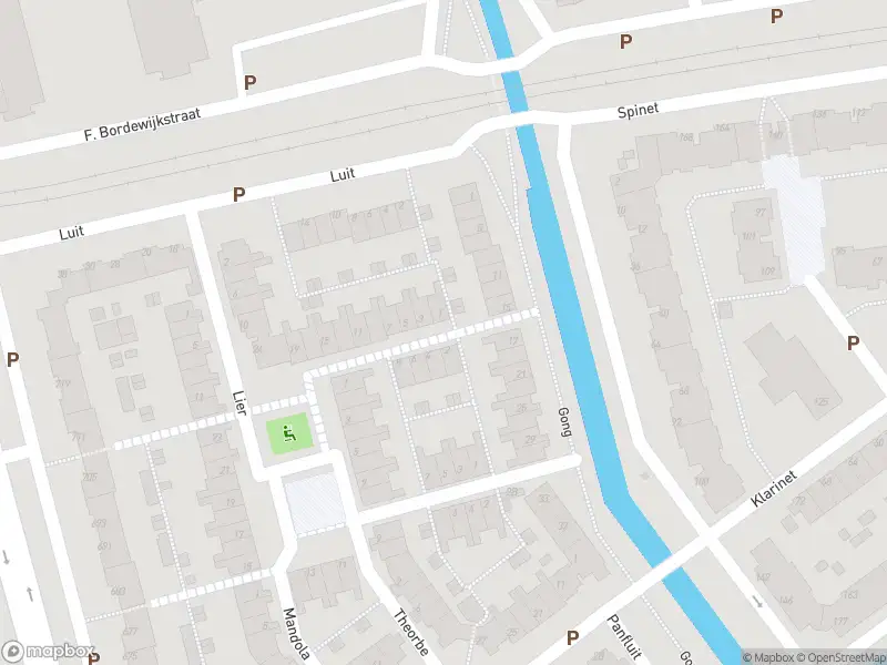 Ambulance met grote spoed naar de Cimbaal in Rotterdam