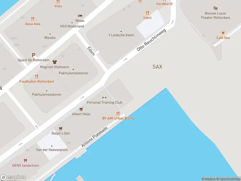 Ambulance met grote spoed naar de De Monchyplein in Rotterdam